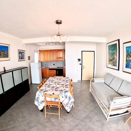 Fronte Mare Stupenda Terrazza Piramide Jesolo Lido Carraro Immobiliare - Family Apartments 外观 照片