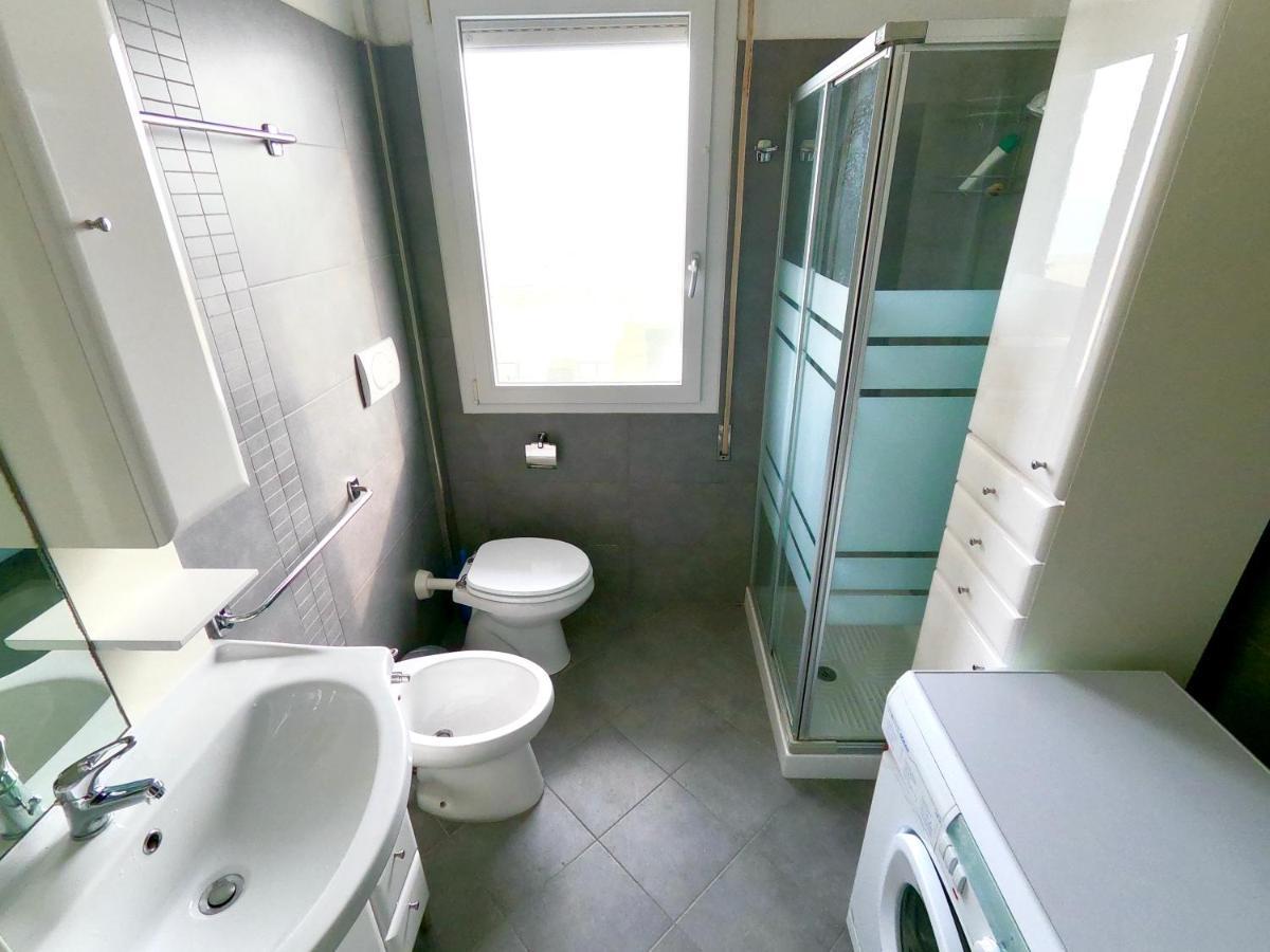 Fronte Mare Stupenda Terrazza Piramide Jesolo Lido Carraro Immobiliare - Family Apartments 外观 照片